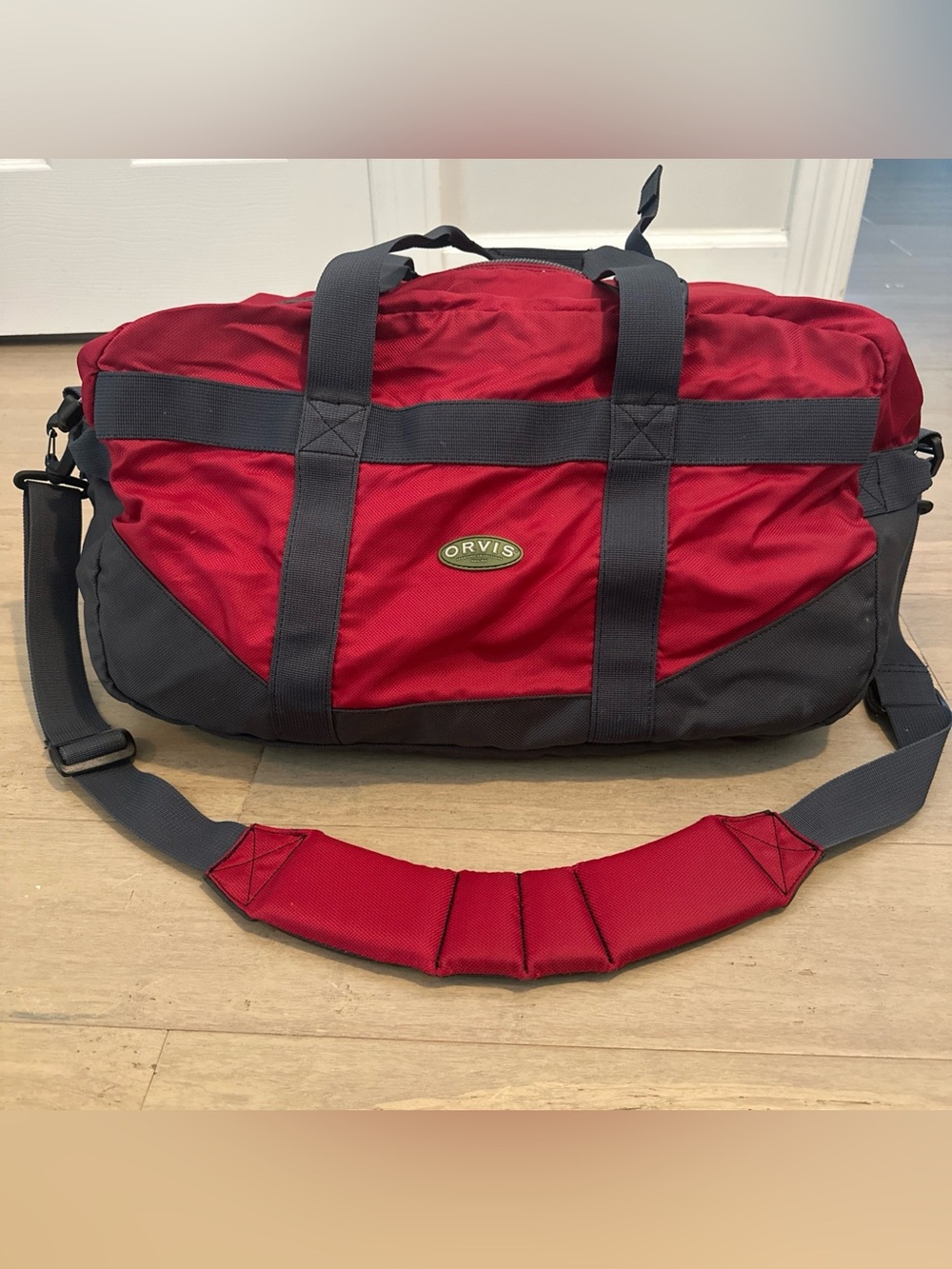 Orvis Red And Grey Nylon Duffle Weekend Travel Carry on Bag Shoulder Strap